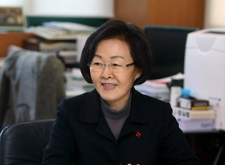 2015년 민방위 훈련장에서 정치적 발언으로 논란이 됐던 신연희 강남구청장이 올해도 구설수에 올랐다. (사진=연합뉴스)