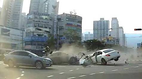 부산경찰청에서 제공한 해운대 교차로 7중 추돌사고. (사진=연합뉴스)