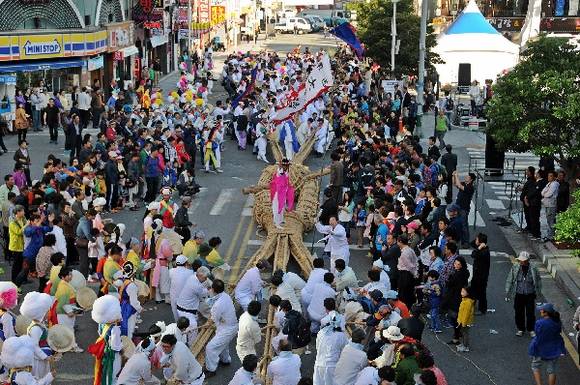 제20회 동래읍성역사축제 동래세가닥줄다리기 현장. (사진제공=부산관광공사)