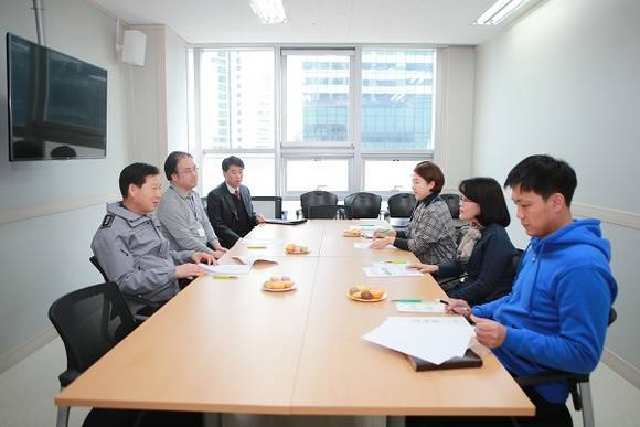 조현배 부산경찰청장이 23일 오후 부산 동구 범일동에 있는 부산발달장애인지원센터를 방문했다. (사진제공=부산경찰청)