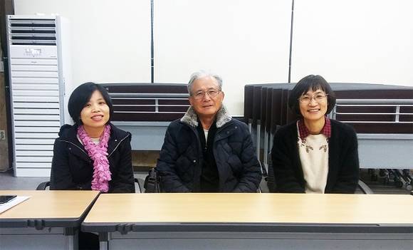밀다원 수상자들(왼쪽부터 남미영씨, 박진수씨, 한상임씨). (사진제공=부산문화회관)