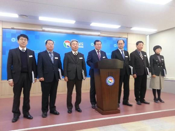6일 정한록 경남도 환경산림국장이 '동절기 대형산불 방지대책' 에 대해 브리핑하고 있다. (사진=CNB뉴스 강우권 기자)