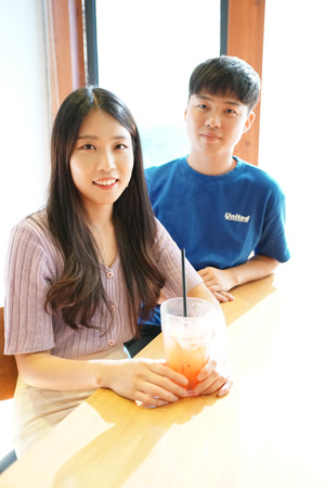 이예진 씨(왼쪽), 오원탁 씨. (사진제공=부경대)
