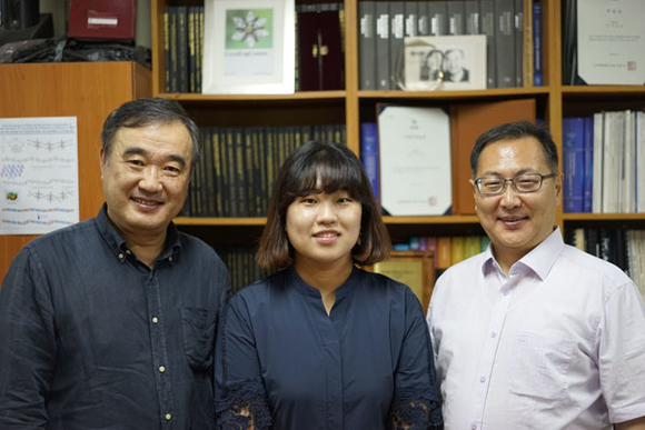 (왼쪽부터)이심성 교수, 이은지 박사, 요이치 하바타 교수. (사진제공=경상대)