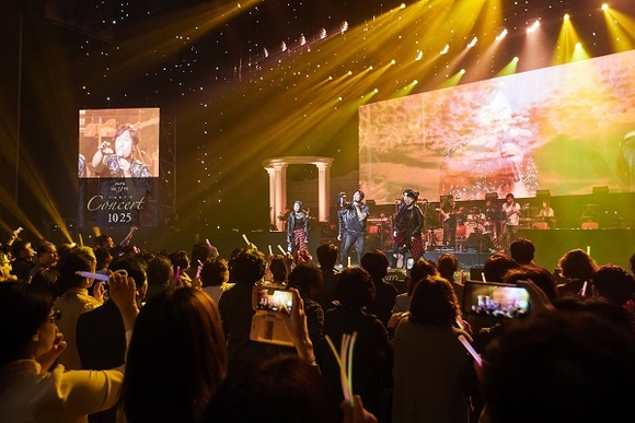 부산은행은 25일 해운대 벡스코 오디토리움에서 고객과 시민 6000여명을 초청해 창립 51주년 음악회 '콘서트 1025'를 가졌다. (사진=부산은행)