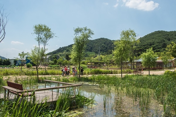 김해시는 국가습지보호지역이자 생태관광지역인 화포천의 생태관광 활성화를 위한 화포천 습지보전관리센터와 생태체험장도 차질 없이 조성한다. (사진=김해시)