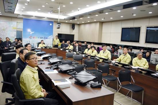 유영록 시장 주재 간부공직자 회의(사진= 김포시)