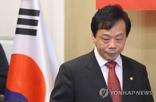 정유라가 덴마크에서 체포된 시간 덴마크를 방문 중이었던 것으로 알려진 이완영 의원. (사진=연합뉴스)
