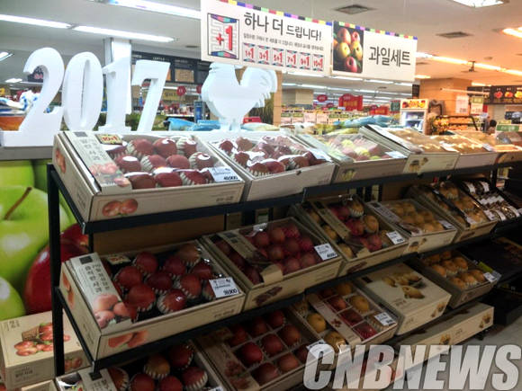 한 유통업체에 진열된 설 명절 선물세트. (사진=김유림 기자)