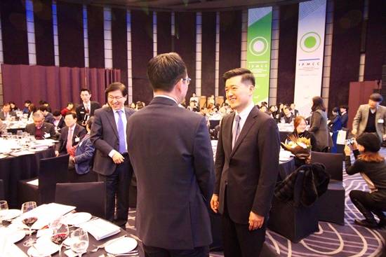 IPMC 컨퍼런스 전경, 장영우 공동대표가 내빈들과 인사하고 있다(사진= 김진부 기자)