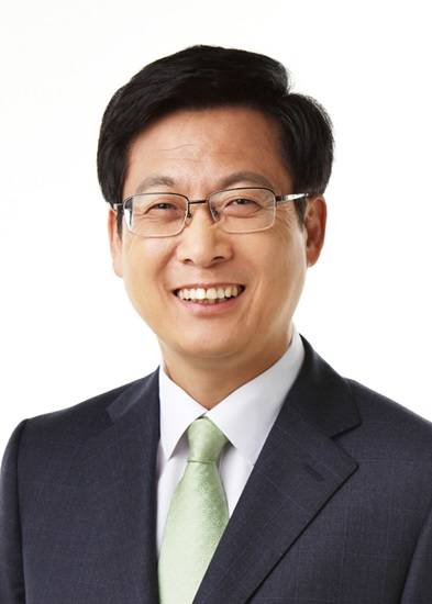 더민주 대선 경선 출마를 선언한 최성 고양시장(사진자료= 고양시)