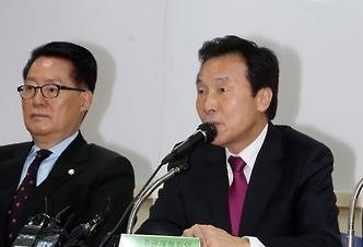 지난 15일 국민의당 부산현장 최고위원회에 참석한 손학규 전 민주당 고문. (사진=연합뉴스)