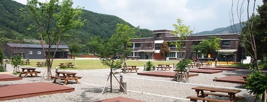 파주시 금곡초등학교를 리모델링해 21일 개장하는 '별난독서캠핑장' 전경(사진= 파주시)