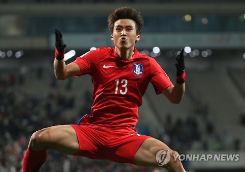 2018 러시아월드컵 최종예선 5차전 우즈베키스탄과의 경기에서 구자철이 역전 골을 넣은 뒤 환호하는 모습. (사진=연합뉴스)