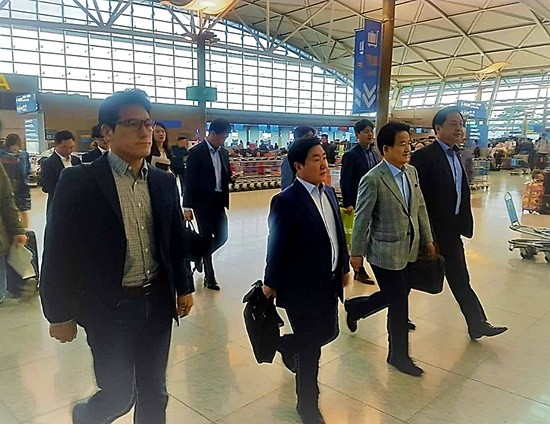 더불어민주당 김두관 의원 등 동북아협력 의원외교단 3당 대표 4명이 1일 북핵문제 해법을 모색하기 위해 미국으로 출국했다(사진캡쳐= 김진부 기자)