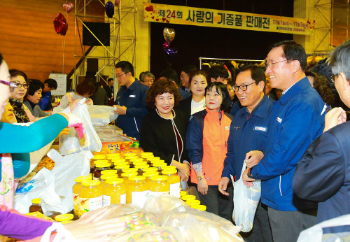 현대중공업은 제24회 사랑의 기증품 판매점을 울산 본사 체육관에서 열었다. (사진=현대중공업)