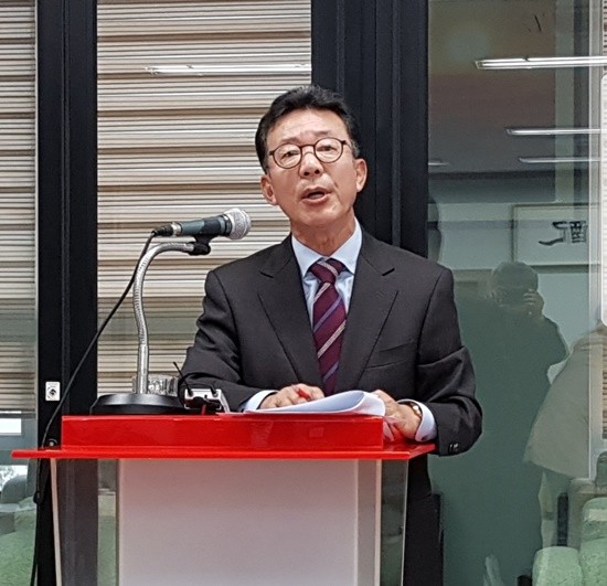 홍철호 국회의원(자유한국당 김포시을)이 기자회견을 통해 지하철 5호선 김포연장의 필요성을 언급하고 있다(사진= 김진부 기자)