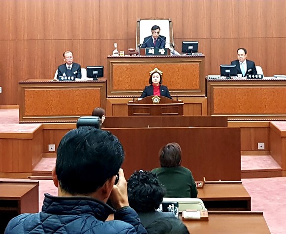 안병용 시장이 의회 발언 중 막말을 한 것과 관련해 공식적인 사과를 요구하고 있는 김현주 시의원(사진=김진부 기자)