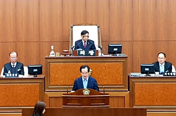 안병용 의정부시장이 시정질의에 답변하고 있다(사진=김진부 기자)