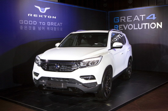 지난 5월 출시한 G4 렉스턴은 6개월만에 판매량 1만3000대를 넘어서며 대형 SUV 시장에서 1위를 차지했다. (사진=쌍용자동차)