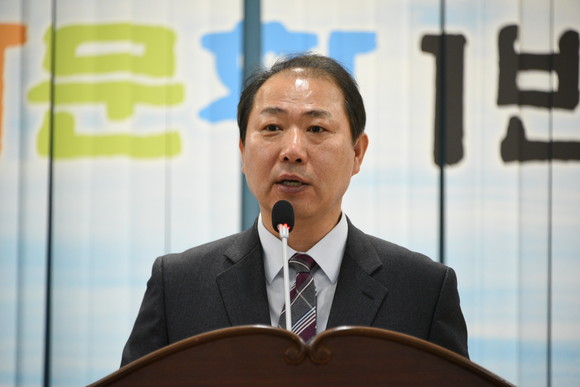 장영근 신임 김포시 부시장이 취임사를 하고 있다(사진= 김포시)