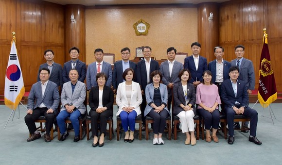 광산구의회는 21일 구의회 기획총무위원회 회의실에서 ‘제8대 광산구의회 당선인 간담회’를 갖고 공식 일정에 돌입했다.(사진=광산구의회)