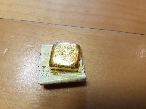 고액체납자 자택에서 압류한 골드바(사진=오산시 제공)