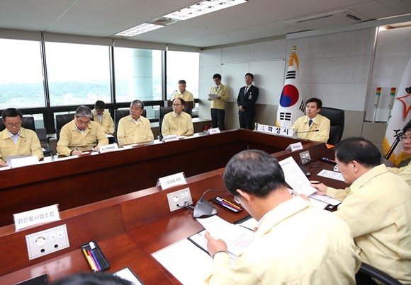 서철모 화성시장이 2일 재난상황실에서 안전 대책회의를 시작으로 본격 시정업무를 시작했다.