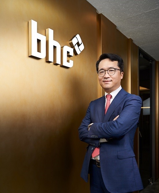 bhc치킨 박현종 회장, 경영자 매수방식으로 bhc그룹 인수계약 체결 - 뉴스 썸네일 이미지