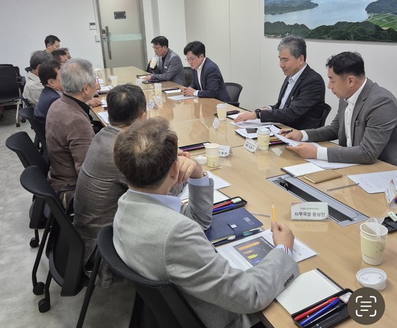 김포한강2콤팩트시티의 토지·물건조사와 보상 절차가 본격화된 상황을 설명하는 사진.