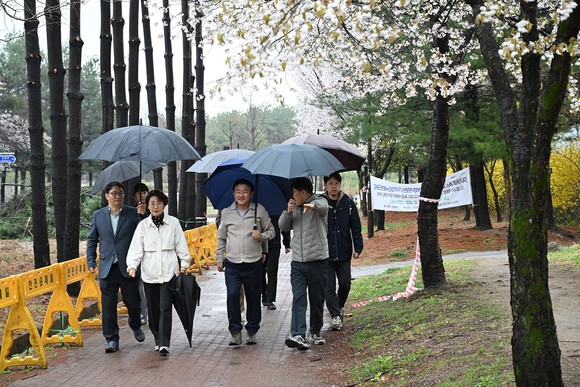 의정부시가 곤제근린공원과 민락천을 잇는 수변정원 사업을 추진하는 모습.