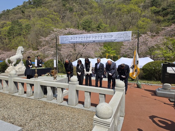 동두천시가 소요산 독립유공자추모비에서 독립유공자 추모제를 열었다.