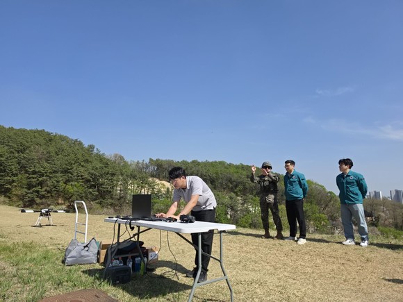 양주시가 육군 5기갑여단 지상협동훈련에서 드론 수색·정찰과 혈액 배송을 지원하고 있다.