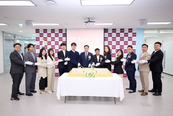 양주시가 회천1동 복합청사에 청년센터를 이전 개소했다.