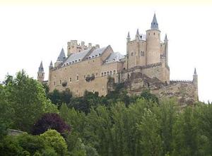 동화 속 무대가 된 아름다운 알카사르성.